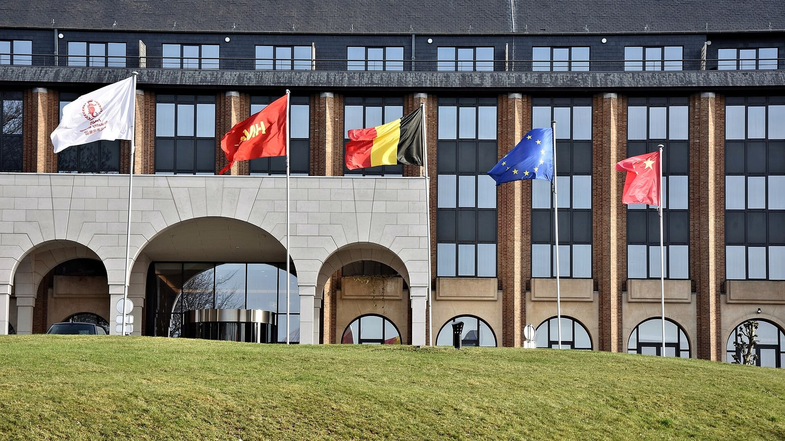 Wiki File:Tangla Hotel Brussels Woluwe Saint Lambert Horst J. Meuter Wikimedia Commons J. J. J. J. J. J. J. J. J. J. J. J. J. J. J. J. J.… — contextual file photograph